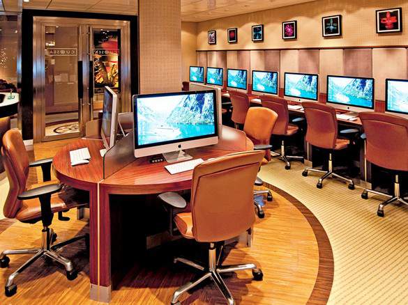 Crystal Symphony - Computer University 1.jpg